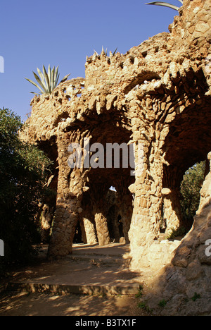 Stein-Spalten im Park Güell, Barcelona, Spanien Stockfoto