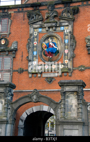 Niederlande (aka Holland), Dordrecht. Älteste Stadt in Holland. Stadttor, Groothoofdspoort (aka Alva Tor) Schlossseite Ansicht. Stockfoto