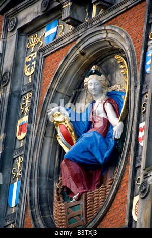 Niederlande (aka Holland), Dordrecht. Älteste Stadt in Holland. Stadttor, Groothoofdspoort (aka Alva Tor) Schlossseite Ansicht. Stockfoto