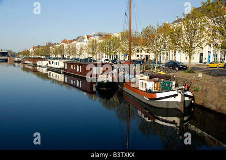 Europa, Niederlande (aka Holland), Zeeland, Middelburg. Stadtansichten-Kanal. Stockfoto