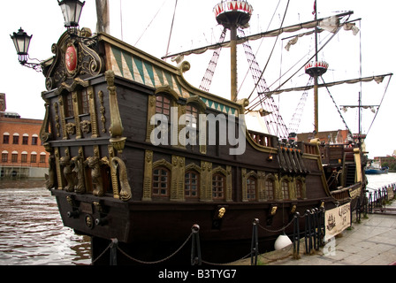 Europa, Polen, Danzig, Galeon Lew, ein Replikat aus dem 17. Jahrhundert Segelschiff nun als eine Schifffahrt auf dem Fluss Mottlau verwendet Stockfoto