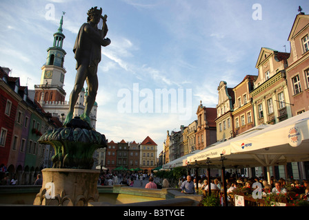 Europa, Polen, Posen, Brunnen des Apollo in Old Market Square Stockfoto