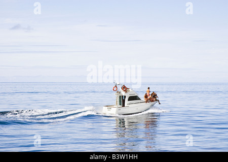 Familie, genießen Sie einen Ausflug in einer kleinen Yacht Azoren Portugal Stockfoto