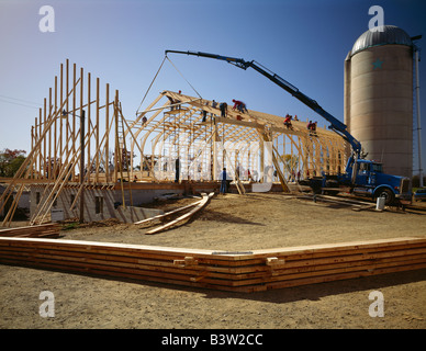 MÄNNER, DIE AN EIN PENNSYLVANIA DUTCH STALL SENSIBILISIERUNG, ROHRBACH FARM, SHOEMAKERSVILLE, BERKS COUNTY, PENNSYLVANIA, USA Stockfoto