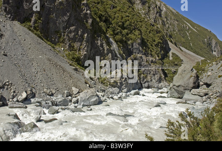 Fußgängerbrücke über den Fluss Hooker, Mt Cook National Park, Neuseeland Stockfoto