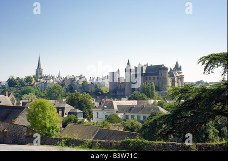 SKYLINE DER STADT MIT BURG "VITRE" BRETAGNE FRANKREICH Stockfoto