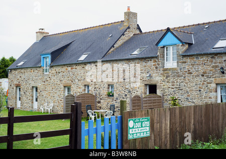 Bed &amp; Breakfast Schild am Zaun des Hauses Brittany France Stockfoto