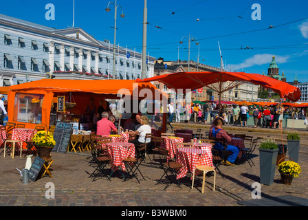 Café im Freien vom Marktplatz in Helsinki Finnland Europa Stockfoto