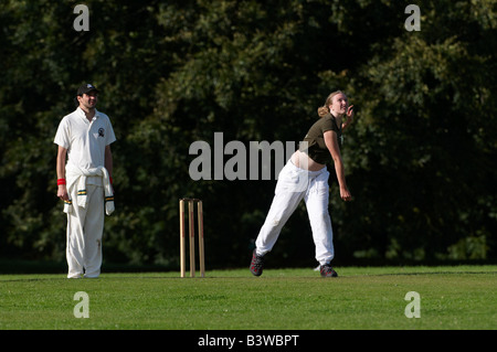 Easton Cowboys & Cowgirls Club spielen Cricket auf er Park Bristol Stockfoto