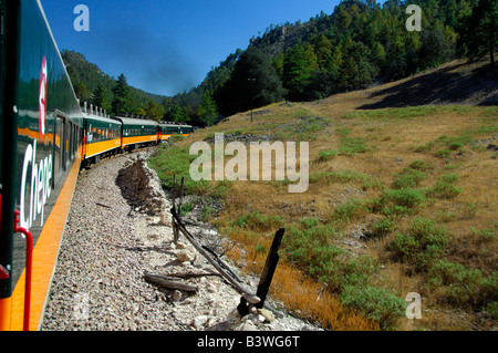 Mexiko, Chihuahua, Copper Canyon. Aussicht vom Touristenzug. Stockfoto