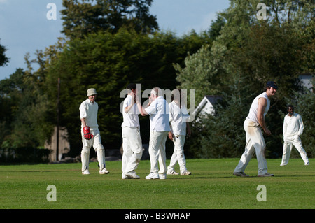 Easton Cowboys & Cowgirls Club spielen Cricket auf er Park Bristol Stockfoto