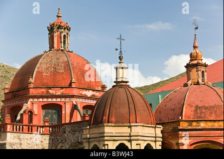 Mexiko, Guanajuato Staat Guanajuato. Templo de San Diego de Alcala Kirche / Kuppeln Stockfoto