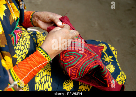 Panama, San Blas Inseln. Bunte handgenäht Mola. Stockfoto