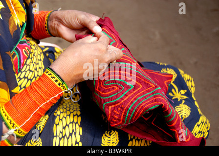 Panama, San Blas Inseln. Bunte handgenäht Mola. Stockfoto