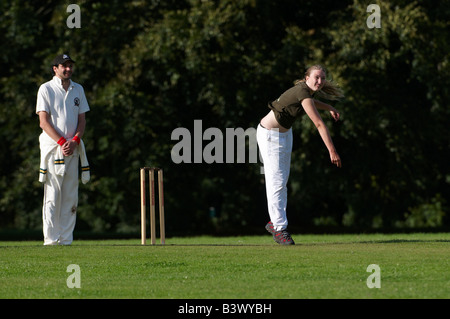 Easton Cowboys & Cowgirls Club spielen Cricket auf er Park Bristol Stockfoto