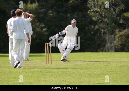 Easton Cowboys & Cowgirls Club spielen Cricket auf er Park Bristol Stockfoto