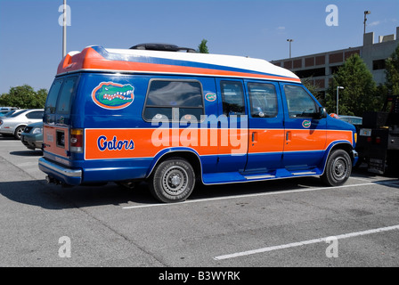 Fahrzeug mit University of Florida Gator Symbole und Farben Gainesville Florida dekoriert Stockfoto
