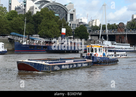 Londoner The River Thames Port of London Authority Stahl Drücker Schlepper Boot der Impuls Arbeiten von Charing Cross Stockfoto