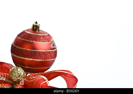 Roten Ornament isoliert auf weißem Hintergrund Stockfoto