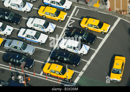 Der Taxistand am Bahnhof Ausgang Nishiguchi Yokohama, Yokohama JP Stockfoto