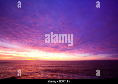 Sonnenuntergang über dem Pazifik, Cape Kiwanda, Oregon, USA Stockfoto