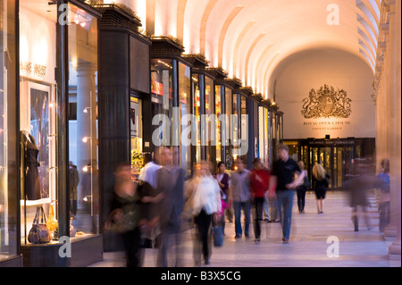 Geschäfte am Einkaufen Arcade-Covent Garden London Vereinigtes Königreich Stockfoto