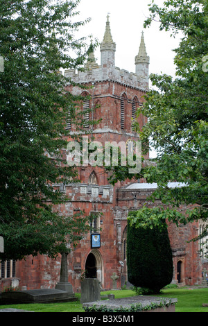 CREDITON DEVON The Collegiate Kirche des Heiligen Kreuzes und die Mutter von ihm, die darauf hing. ST. BONIFATIUS Stockfoto