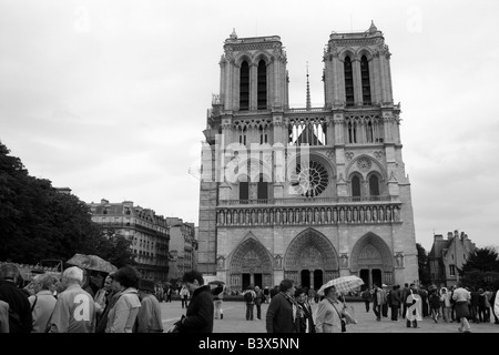 Tour Gruppen vor Notre Dame Paris Frankreich Stockfoto