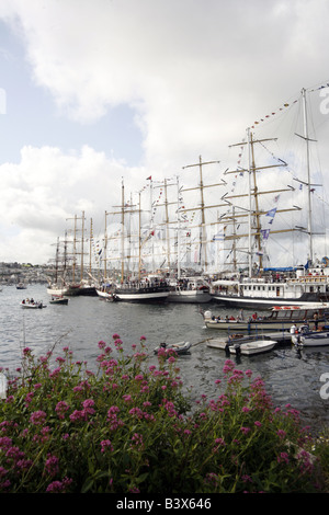 Segelschiffe vor Anker in Falmouth Docks vor Segeln für Funchal, September 2008 Stockfoto