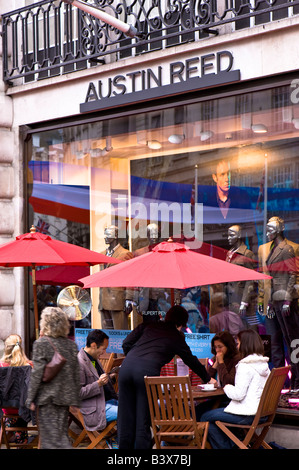 Straßencafé Regent Street Festival London W1 Vereinigtes Königreich Stockfoto