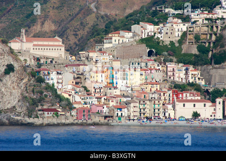 Beliebten Resorts befinden sich an der Amalfiküste in Kampanien in Süditalien (italienische Riviera) Stockfoto