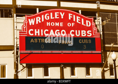 Chicagos Wrigley Field historische Leuchtreklame Stockfoto