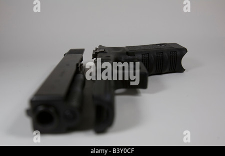 Glock Modell 22 Kaliber.40 Pistole in Stücke. Stockfoto