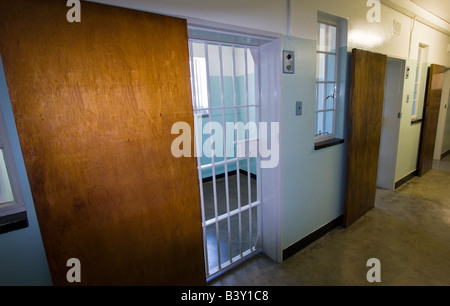 Nelson Mandelas Gefängniszelle auf Robben Island, Cape Town, Südafrika Stockfoto