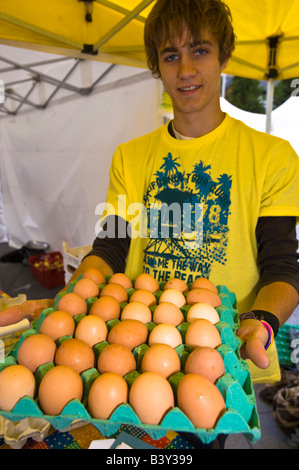 Verkauf von Eiern in Acton Bauern Markt Acton W3 London Vereinigtes Königreich Stockfoto