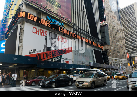 Lehman Brothers beantragt Gläubigerschutz auf der News-Reißverschluss am Times Square Stockfoto