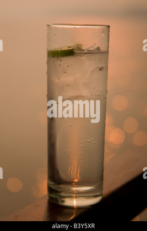 Gin und Tonic trinken Livingstone Sambia Afrika Stockfoto