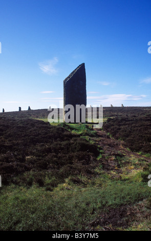 Schottland, Orkney-Inseln. Ring of Brodgar, Steinzeit Steinkreis von 27 Steinen wurde eine megalithische lunar Observatory. Stockfoto