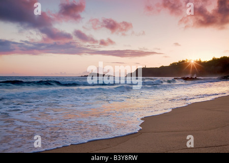 Kilauea Lighthouse und Sonnenaufgang am Secret Beach Kauai Hawaii Stockfoto