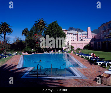 Südafrika, Cape Town, Mount Nelson Hotel. Schwimmbad Stockfoto