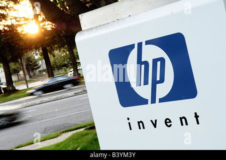 Das HP-Logo ein Zeichen am Eingang zum Hewlett Packard Stockfoto