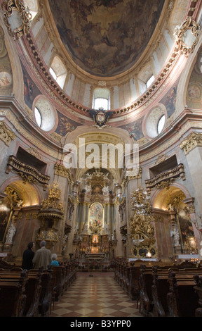 Innenraum der Peter Kirche (Peterskirche) Wien Österreich Stockfoto