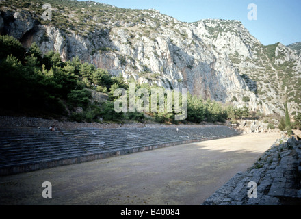 Geographie/Reise, Griechenland, Delphi, Stadion, erbaut im 5. Jahrhundert v. Chr., Tiers aus dem 2. Jahrhundert v. Chr., archäologische Ausgrabung, Ruine, Antike, Sport, historisch, historisch, alt, Delphoi, Phokis, hellenistische Architektur, Archäologie, UNESCO, Weltkulturerbe, alte Welt, Stockfoto