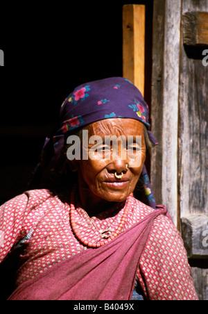 Geographie / Reisen, Nepal, Menschen, alte nepalesische Frau mit ring in der Nase, Porträt Stockfoto