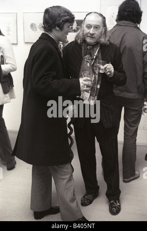 Sir Francis Rose Künstler (Francis Cyril Rose 1909-1979) in David Hockneys Show „Recent Etchings“ in der Kasmin Gallery Bond Street London 1969 1960s UK. Stockfoto