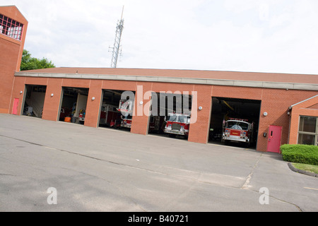 Dies ist ein riesiges Feuerhaus mit vielen Buchten Stockfoto