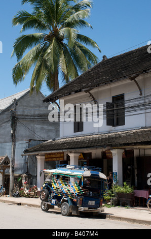 Tuk-Tuk parkte auf Sisavangvong Street, Luang Prabang, Laos Stockfoto