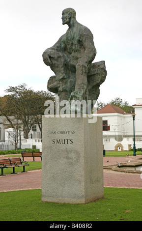 Eine Statue von Feldmarschall Jan Christiaan Smuts befindet sich bei der Firma Gardens Kapstadt Südafrika Stockfoto