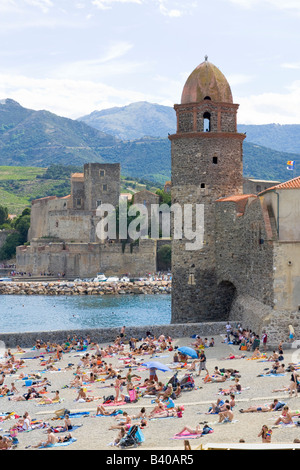 Urlauber am Strand St. Vincent bei Collioure / südlichen liegen Frankreich Stockfoto