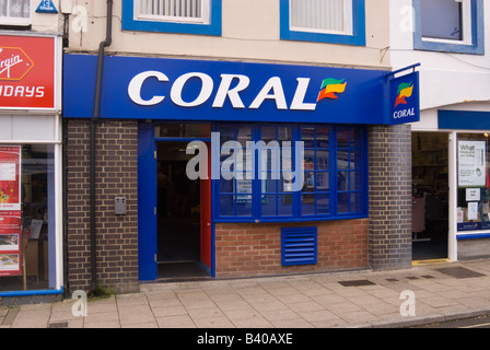 Korallen, die Buchmacher in Beccles, Suffolk, Uk Stockfoto